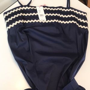 Sleeveless dress flow-y